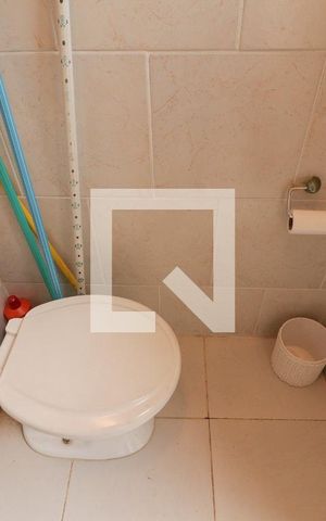 Casa à venda com 200m², 4 quartos e 5 vagas Casa à venda com 200m², 4 quartos e 5 vagasBanheiro de Serviço