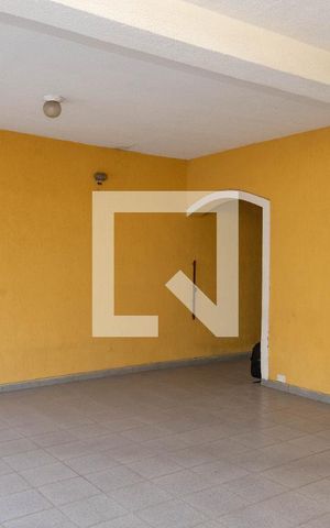 Casa à venda com 305m², 4 quartos e 3 vagas Casa à venda com 305m², 4 quartos e 3 vagasGaragem