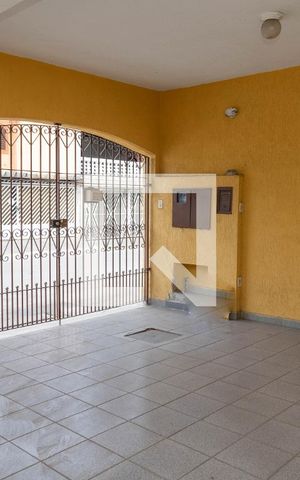 Casa à venda com 305m², 4 quartos e 3 vagas Casa à venda com 305m², 4 quartos e 3 vagasGaragem