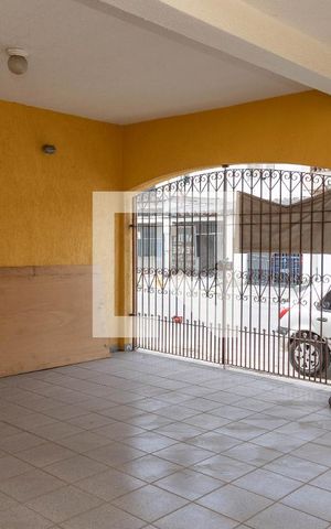 Casa à venda com 305m², 4 quartos e 3 vagas Casa à venda com 305m², 4 quartos e 3 vagasGaragem
