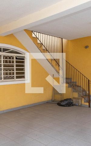 Casa à venda com 305m², 4 quartos e 3 vagas Casa à venda com 305m², 4 quartos e 3 vagasGaragem