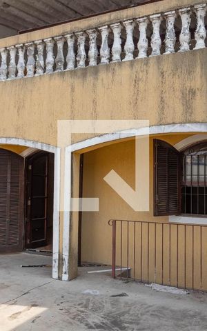 Casa à venda com 305m², 4 quartos e 3 vagas Casa à venda com 305m², 4 quartos e 3 vagasVaranda da suíte