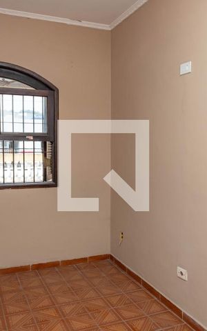 Casa à venda com 305m², 4 quartos e 3 vagas Casa à venda com 305m², 4 quartos e 3 vagasQuarto 2