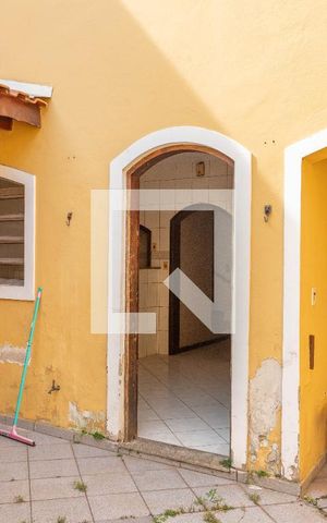 Casa à venda com 305m², 4 quartos e 3 vagas Casa à venda com 305m², 4 quartos e 3 vagasQuintal