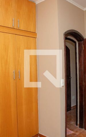 Casa à venda com 305m², 4 quartos e 3 vagas Casa à venda com 305m², 4 quartos e 3 vagasQuarto 3