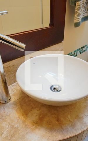 Casa à venda com 400m², 6 quartos e 4 vagasBanheiro de Serviço