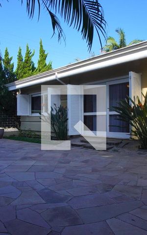 Casa à venda com 400m², 6 quartos e 4 vagasGaragem - Frente