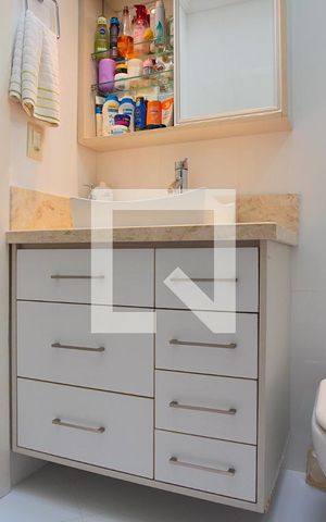Casa à venda com 400m², 6 quartos e 4 vagasBanheiro da Suíte 2