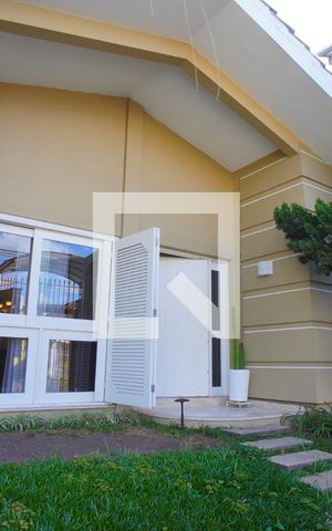 Casa à venda com 400m², 6 quartos e 4 vagasFachada