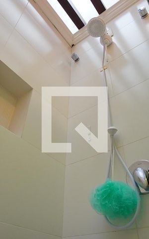Casa à venda com 400m², 6 quartos e 4 vagasBanheiro da Suíte 4