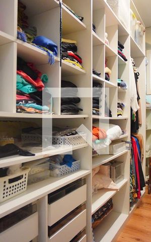 Casa à venda com 400m², 6 quartos e 4 vagasSuíte 3 - Closet