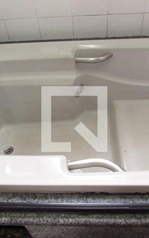 Apartamento à venda com 155m², 4 quartos e 3 vagasBanheiro da Suíte 2