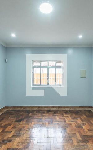 Casa à venda com 300m², 4 quartos e 2 vagas Casa à venda com 300m², 4 quartos e 2 vagasSala