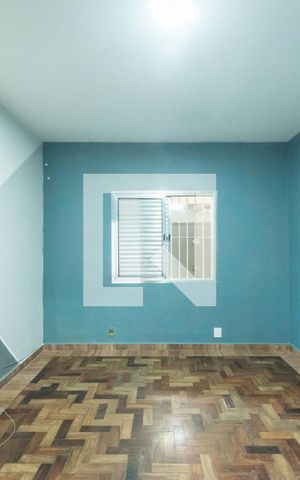 Casa à venda com 300m², 4 quartos e 2 vagas Casa à venda com 300m², 4 quartos e 2 vagasQuarto 1