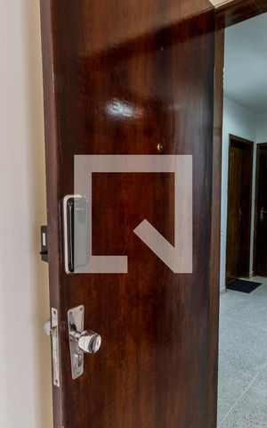 Apartamento para alugar com 87m², 3 quartos e 1 vagaSala - Porta com fechadura eletrônica