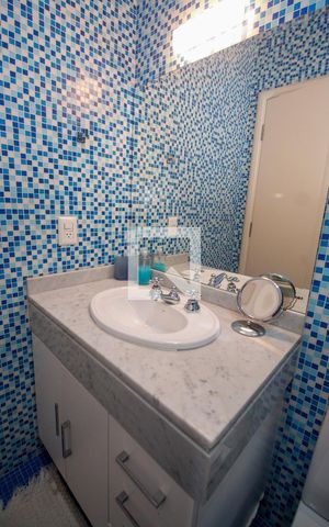 Casa à venda com 230m², 3 quartos e 2 vagasBanheiro da Suíte 3