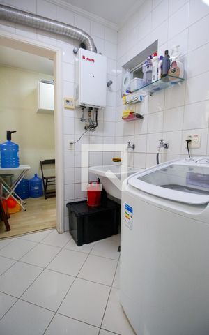 Casa à venda com 230m², 3 quartos e 2 vagasÁrea de Serviço