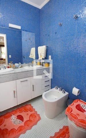 Casa à venda com 230m², 3 quartos e 2 vagasBanheiro da Suíte 2