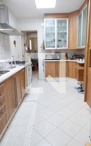 Casa à venda com 230m², 3 quartos e 2 vagasCozinha