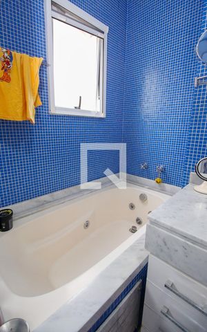 Casa à venda com 230m², 3 quartos e 2 vagasBanheiro da Suíte 2