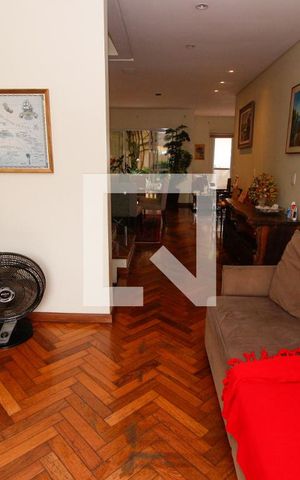 Casa à venda com 230m², 3 quartos e 2 vagasSala