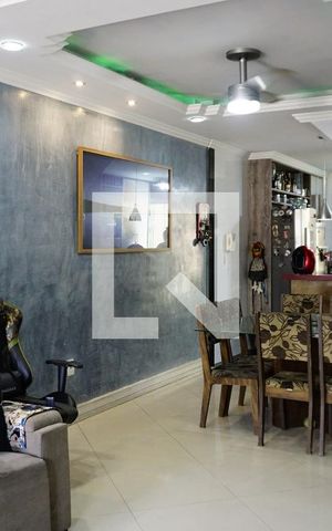 Casa de condomínio à venda com 240m², 3 quartos e 1 vagaSala
