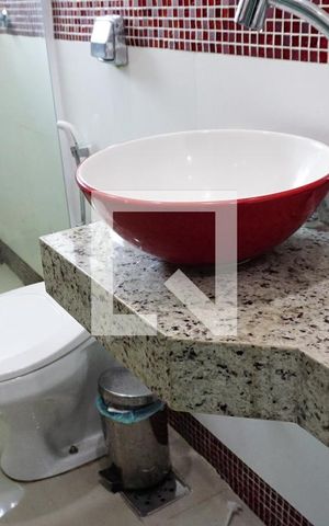 Casa de condomínio à venda com 240m², 3 quartos e 1 vagaBanheiro suite 2