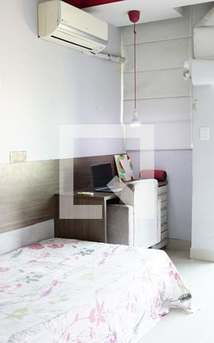Casa de condomínio à venda com 240m², 3 quartos e 1 vagaSuite 2