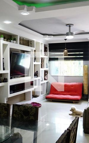 Casa de condomínio à venda com 240m², 3 quartos e 1 vagaSala