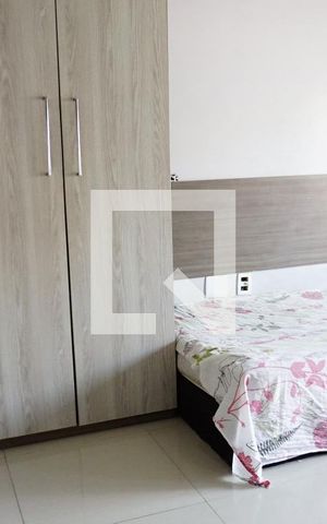 Casa de condomínio à venda com 240m², 3 quartos e 1 vagaSuite 2