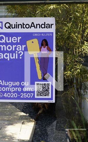 Casa de condomínio à venda com 240m², 3 quartos e 1 vagaFachada