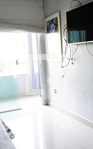 Casa de condomínio à venda com 240m², 3 quartos e 1 vagaSuite 2