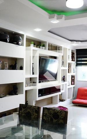 Casa de condomínio à venda com 240m², 3 quartos e 1 vagaSala