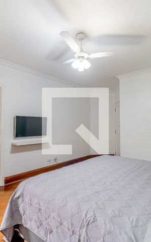 Casa de condomínio à venda com 667m², 4 quartos e 6 vagas Casa de condomínio à venda com 667m², 4 quartos e 6 vagasQuarto