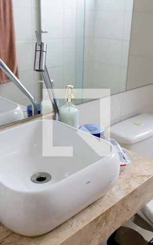 Apartamento para alugar com 50m², 2 quartos e 1 vaga Apartamento para alugar com 50m², 2 quartos e 1 vagaBanheiro