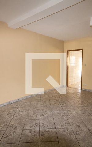 Casa à venda com 125m², 2 quartos e 2 vagas Casa à venda com 125m², 2 quartos e 2 vagasSala