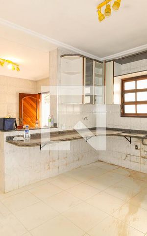 Casa à venda com 280m², 3 quartos e 3 vagasCozinha