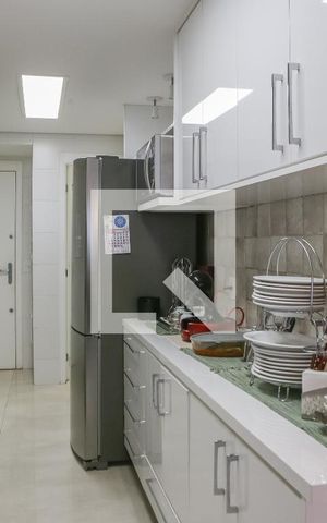 Apartamento à venda com 174m², 3 quartos e 3 vagas Apartamento à venda com 174m², 3 quartos e 3 vagasCozinha