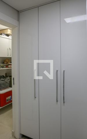 Apartamento à venda com 174m², 3 quartos e 3 vagas Apartamento à venda com 174m², 3 quartos e 3 vagasCozinha