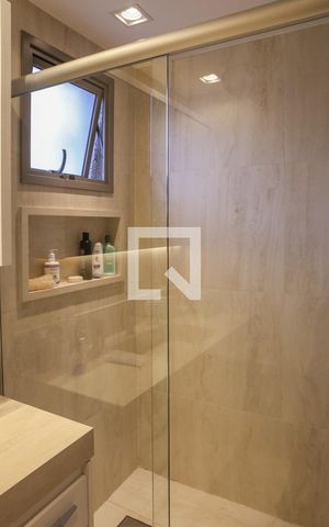 Apartamento à venda com 174m², 3 quartos e 3 vagas Apartamento à venda com 174m², 3 quartos e 3 vagasBanheiro da Suíte 1