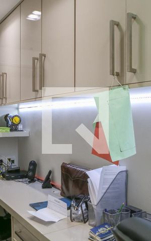 Apartamento à venda com 174m², 3 quartos e 3 vagas Apartamento à venda com 174m², 3 quartos e 3 vagasEscritório