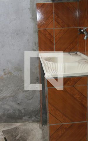 Casa para alugar com 42m², 1 quarto e sem vagaÁrea de Serviço