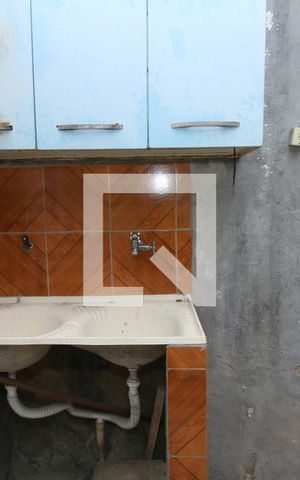 Casa para alugar com 42m², 1 quarto e sem vagaÁrea de Serviço