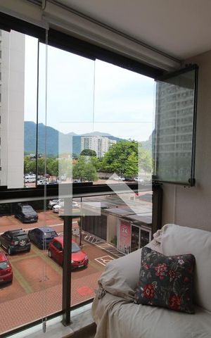 Apartamento à venda com 76m², 3 quartos e 1 vagaVaranda