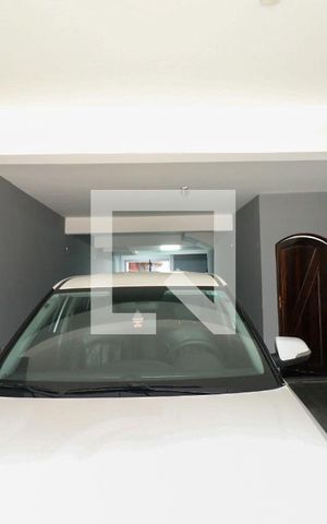 Casa à venda com 348m², 3 quartos e 5 vagas Casa à venda com 348m², 3 quartos e 5 vagasGaragem