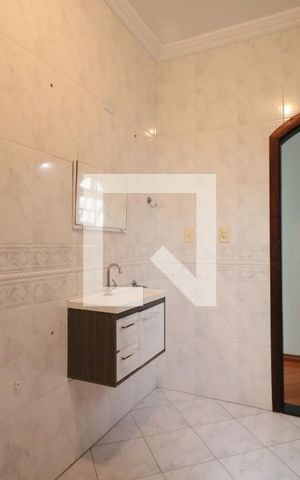 Casa à venda com 348m², 3 quartos e 5 vagas Casa à venda com 348m², 3 quartos e 5 vagasBanheiro Social