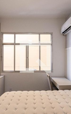 Apartamento para alugar com 74m², 2 quartos e sem vagaSuíte