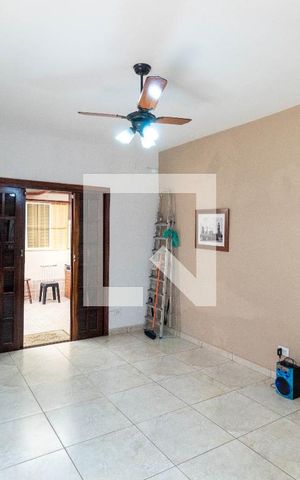 Casa à venda com 150m², 3 quartos e 2 vagas Casa à venda com 150m², 3 quartos e 2 vagasSala/Cozinha