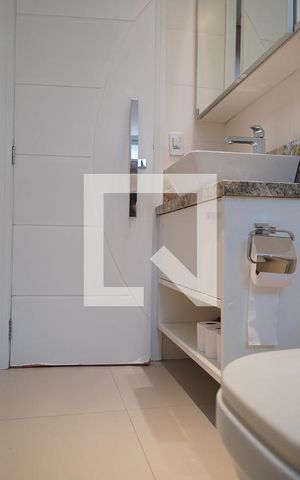 Casa à venda com 270m², 3 quartos e 2 vagasBanheiro Corredor