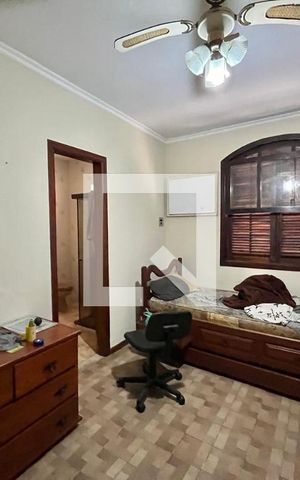 Casa à venda com 300m², 4 quartos e 2 vagasSuíte 1